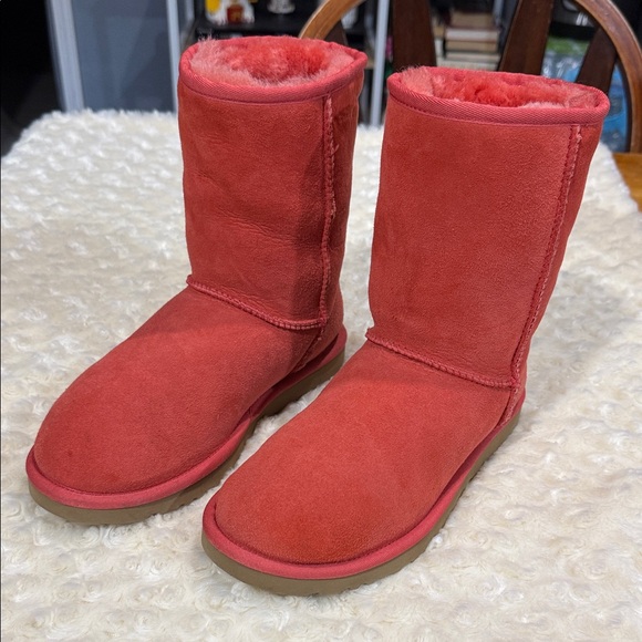 UGG Shoes - UGG Classic boots